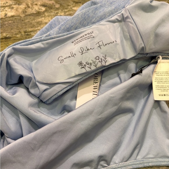 WeWoreWhat Scoop neck open back one piece swimsuit Macro Sunflowers - Picture 8 of 9